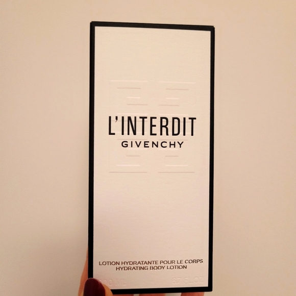 Givenchy body lotion - Picture 2 of 5